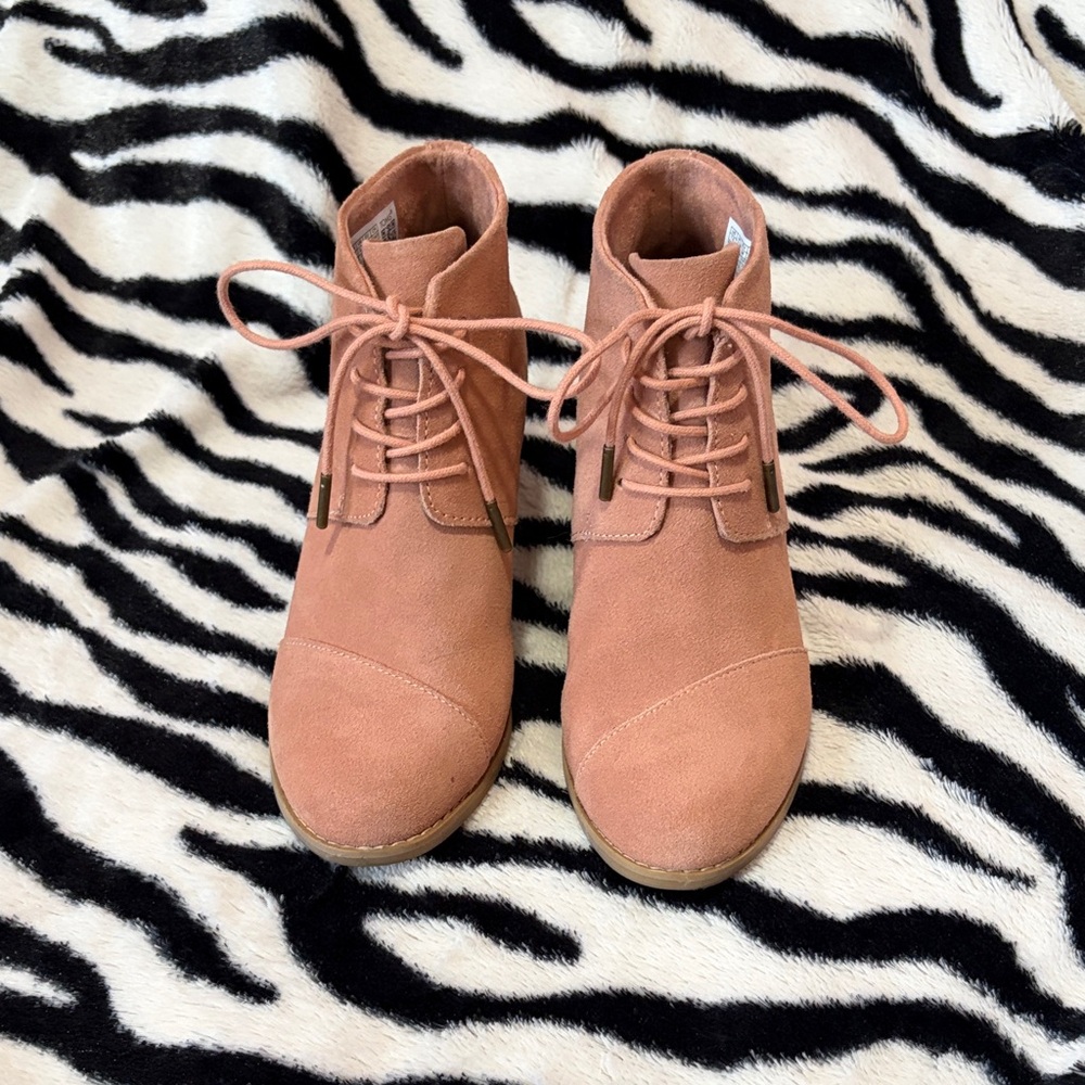 Toms Blush Rose Lace-Up Ankle Boots